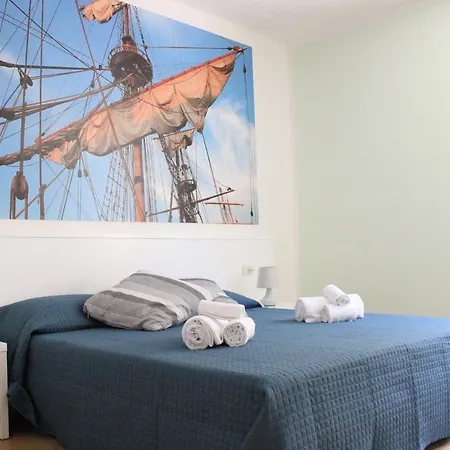 Al 12 Di Casa Asinara Отель *