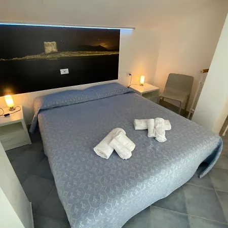 Al 12 Di Casa Asinara Отель Стинтино